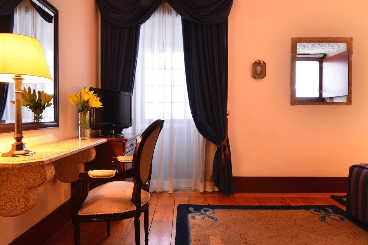 Quarto Superior Deluxe com Cama de Casal ou 2 de Solteiro
